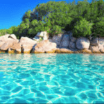 Croisière Corse crique eau transparente
