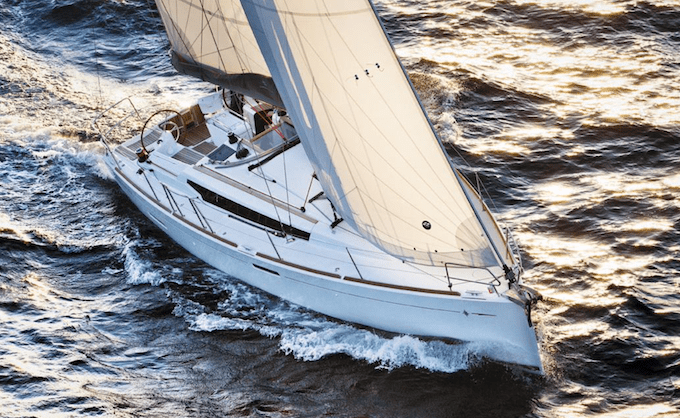 SO 389 Stages voile Méditerrannée Brigantine